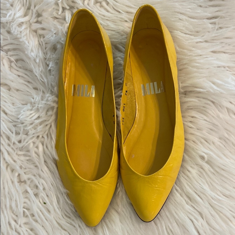 MILA Women's Yellow Flats size 7.5M leather flats color yellow